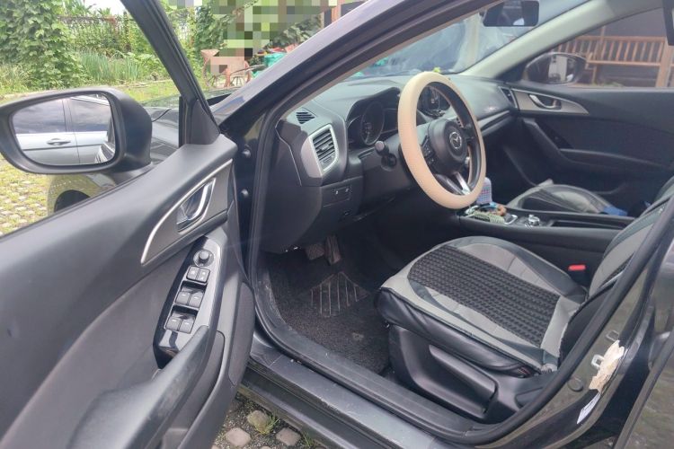 Used Mazda 3 Axela 2017 Sedan 1.5L Automatic Luxury Model Emission Standard China V Driver Seat