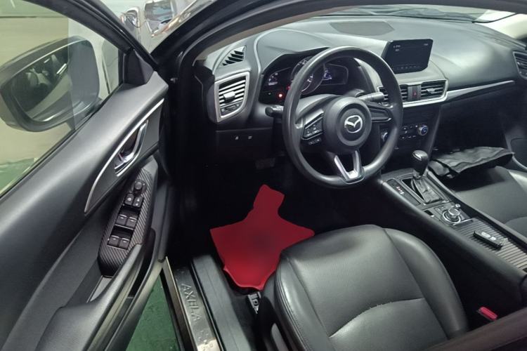 Used Mazda 3 Axela 2017 Sedan 1.5L Automatic Luxury Model Emission Standard China V Driver Seat