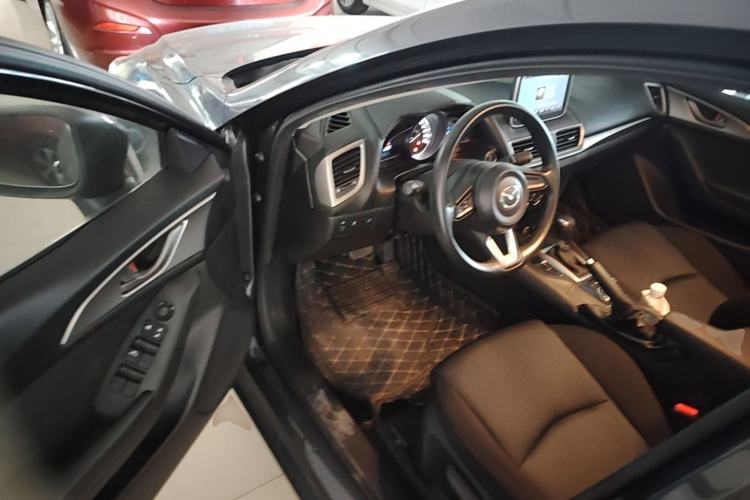Used Mazda 3 Axela 2017 Sedan 1.5L Automatic Comfort Model Emission Standard China V Driver Seat