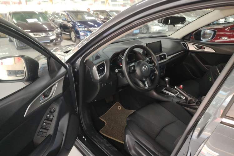 Used Mazda 3 Axela 2017 Hatchback 1.5L Automatic Comfort Model Emission Standard China V Driver Seat