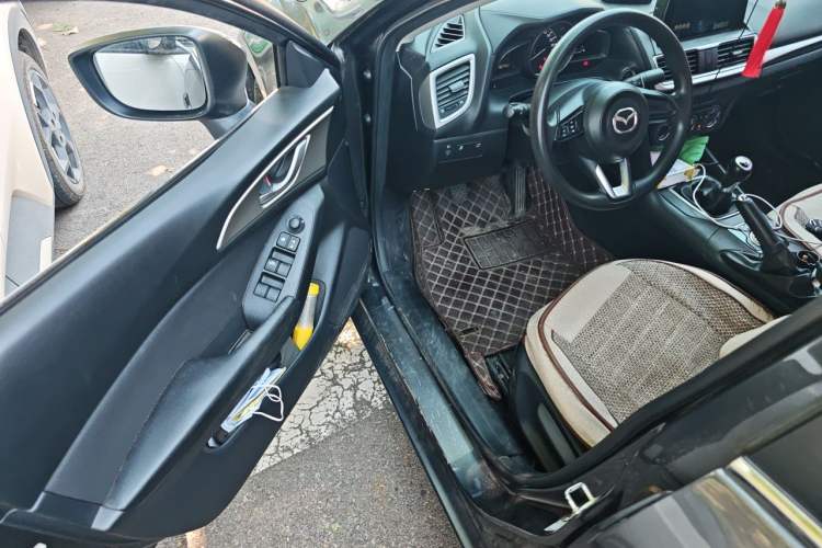 Used Mazda 3 Axela 2017 Sedan 1.5L Manual Comfort Model Emission Standard China V Driver Seat