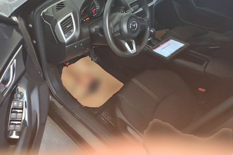 Used Mazda 3 Axela 2017 Sedan 1.5L Automatic Luxury Model Emission Standard China V Driver Seat