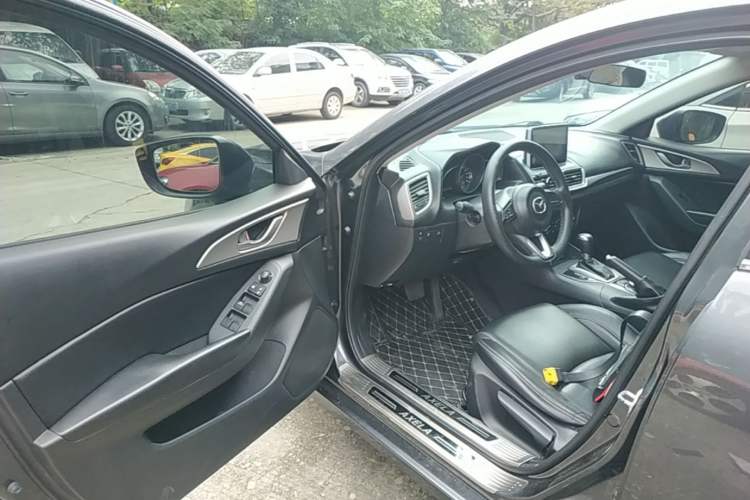 Used Mazda 3 Axela 2017 Sedan 1.5L Automatic Comfort Model Emission Standard China V Driver Seat
