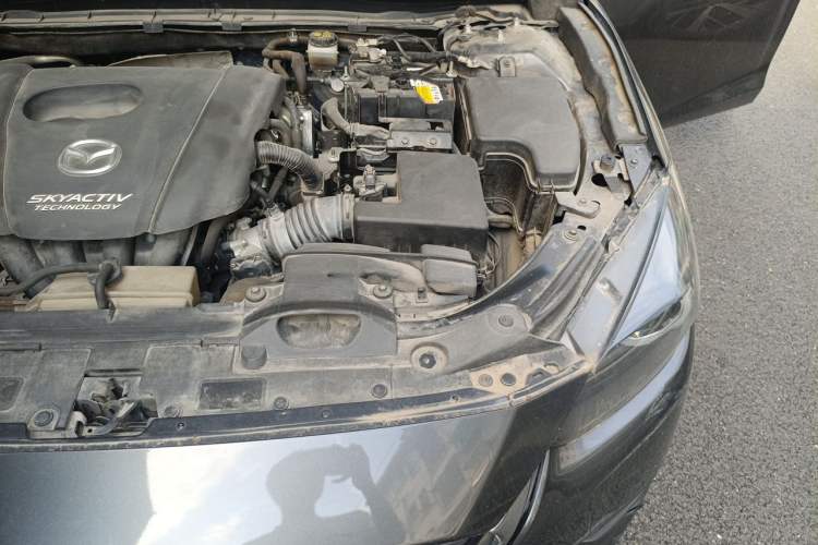 Used Mazda 3 Axela 2017 Hatchback 1.5L Automatic Luxury Model China VI Standard Engine Bay Left