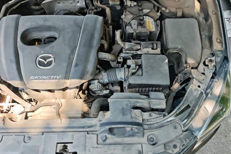 Used Mazda 3 Axela 2017 Sedan 1.5L Manual Comfort Model Emission Standard China V Engine Bay Left