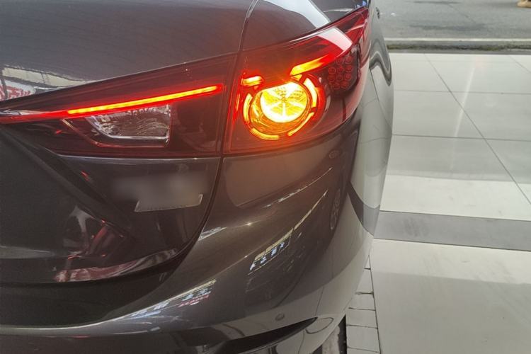 Used Mazda 3 Axela 2017 Sedan 1.5L Automatic Luxury Model Emission Standard China V Exterior 1