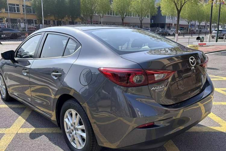 Used Mazda 3 Axela 2017 Sedan 1.5L Automatic Luxury Model Emission Standard China V Exterior 10