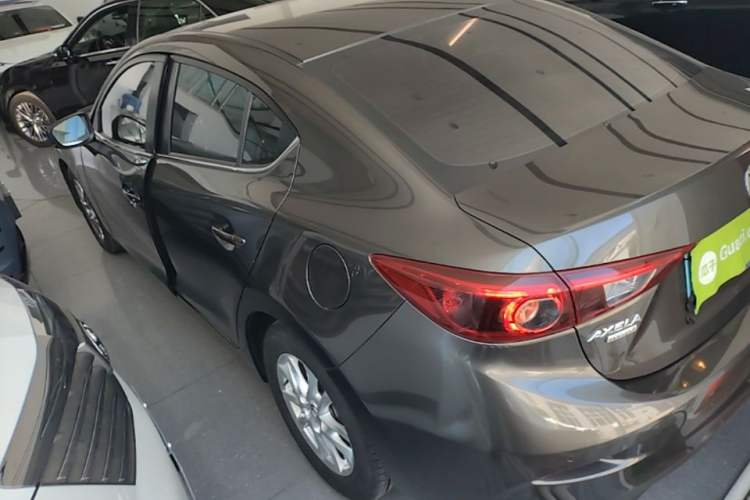 Used Mazda 3 Axela 2017 Sedan 1.5L Automatic Luxury Model Emission Standard China V Exterior 2