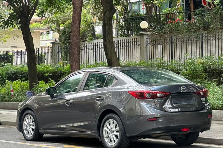 Used Mazda 3 Axela 2017 Sedan 1.5L Automatic Luxury Model Emission Standard China V Exterior 3