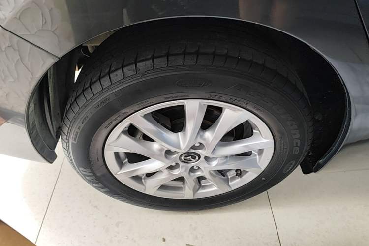 Used Mazda 3 Axela 2017 Sedan 1.5L Automatic Luxury Model Emission Standard China V Exterior 5