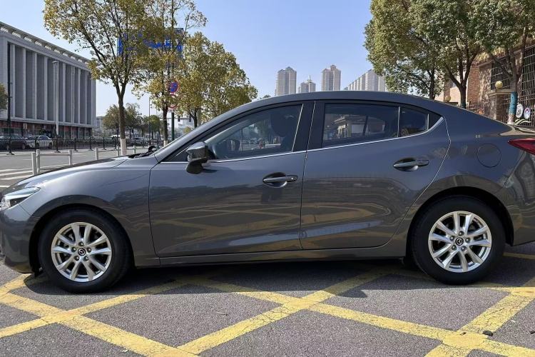 Used Mazda 3 Axela 2017 Sedan 1.5L Automatic Luxury Model Emission Standard China V Exterior 6
