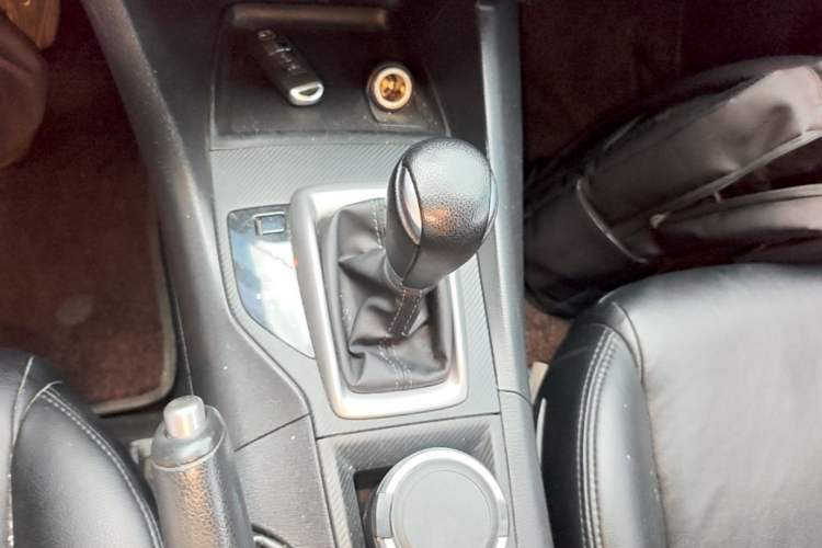 Used Mazda 3 Axela 2017 Sedan 1.5L Automatic Comfort Model China VI Standard Gear Lever