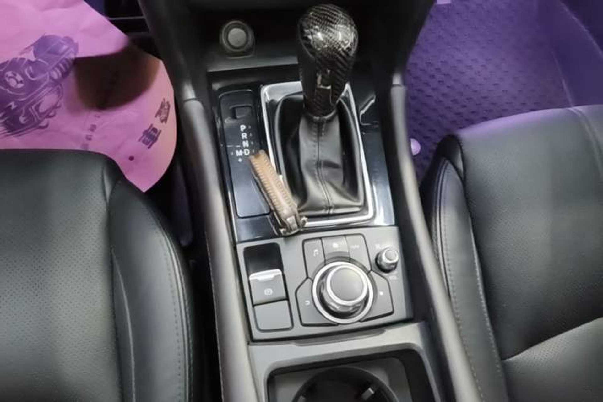 Used Mazda 3 Axela 2017 Sedan 2.0L Automatic Prestige Model China V Standard Gear Lever