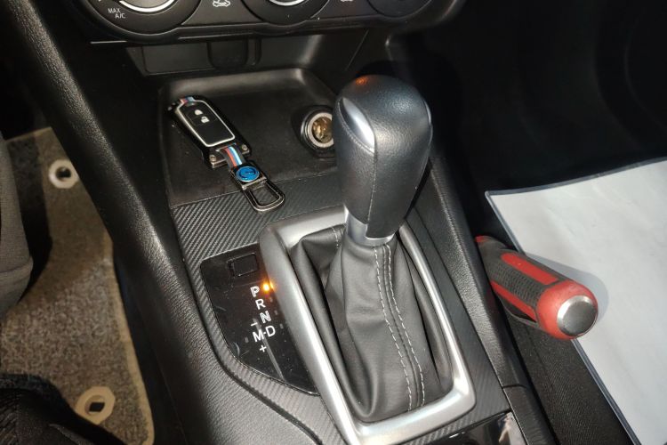 Used Mazda 3 Axela 2017 Hatchback 1.5L Automatic Comfort Model Emission Standard China V Gear Lever