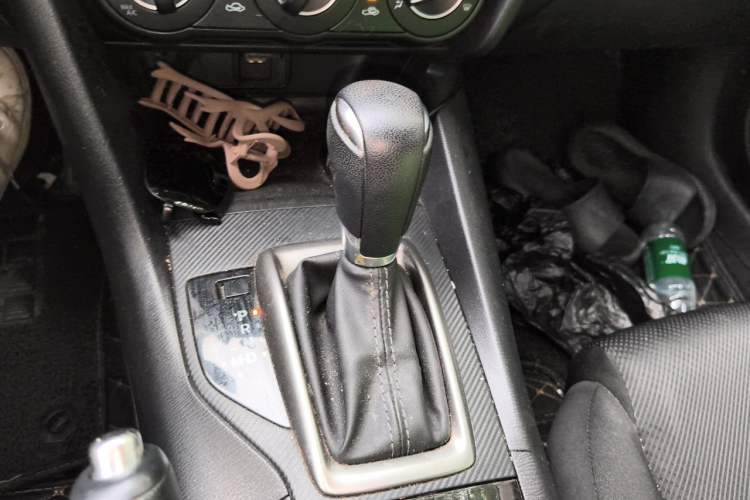 Used Mazda 3 Axela 2017 Sedan 1.5L Automatic Comfort Model Emission Standard China V Gear Lever