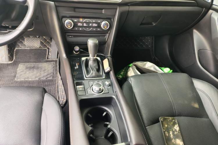 Used Mazda 3 Axela 2017 Sedan 2.0L Automatic Prestige Model China V Standard Gear Lever