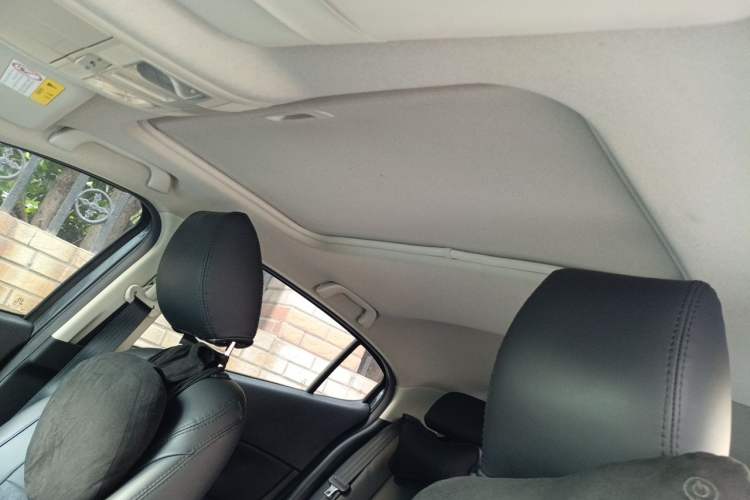 Used Mazda 3 Axela 2017 Hatchback 1.5L Automatic Luxury Model China VI Standard Headliner
