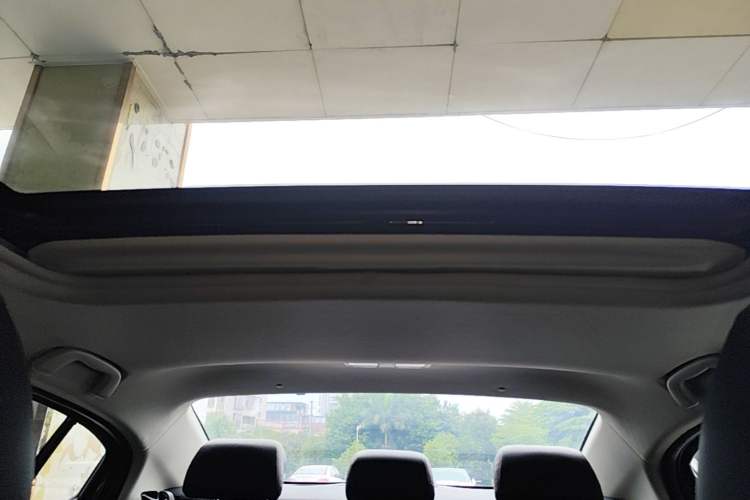 Used Mazda 3 Axela 2017 Sedan 1.5L Automatic Luxury Model Emission Standard China V Headliner