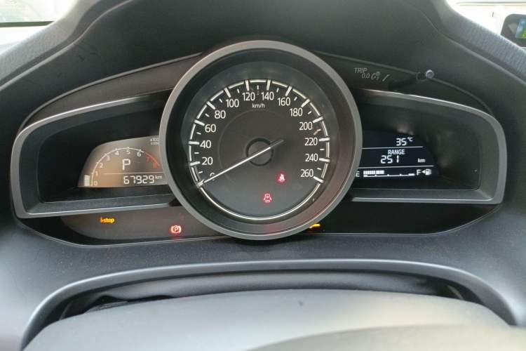 Used Mazda 3 Axela 2017 Hatchback 1.5L Automatic Luxury Model China VI Standard Instrument Cluster
