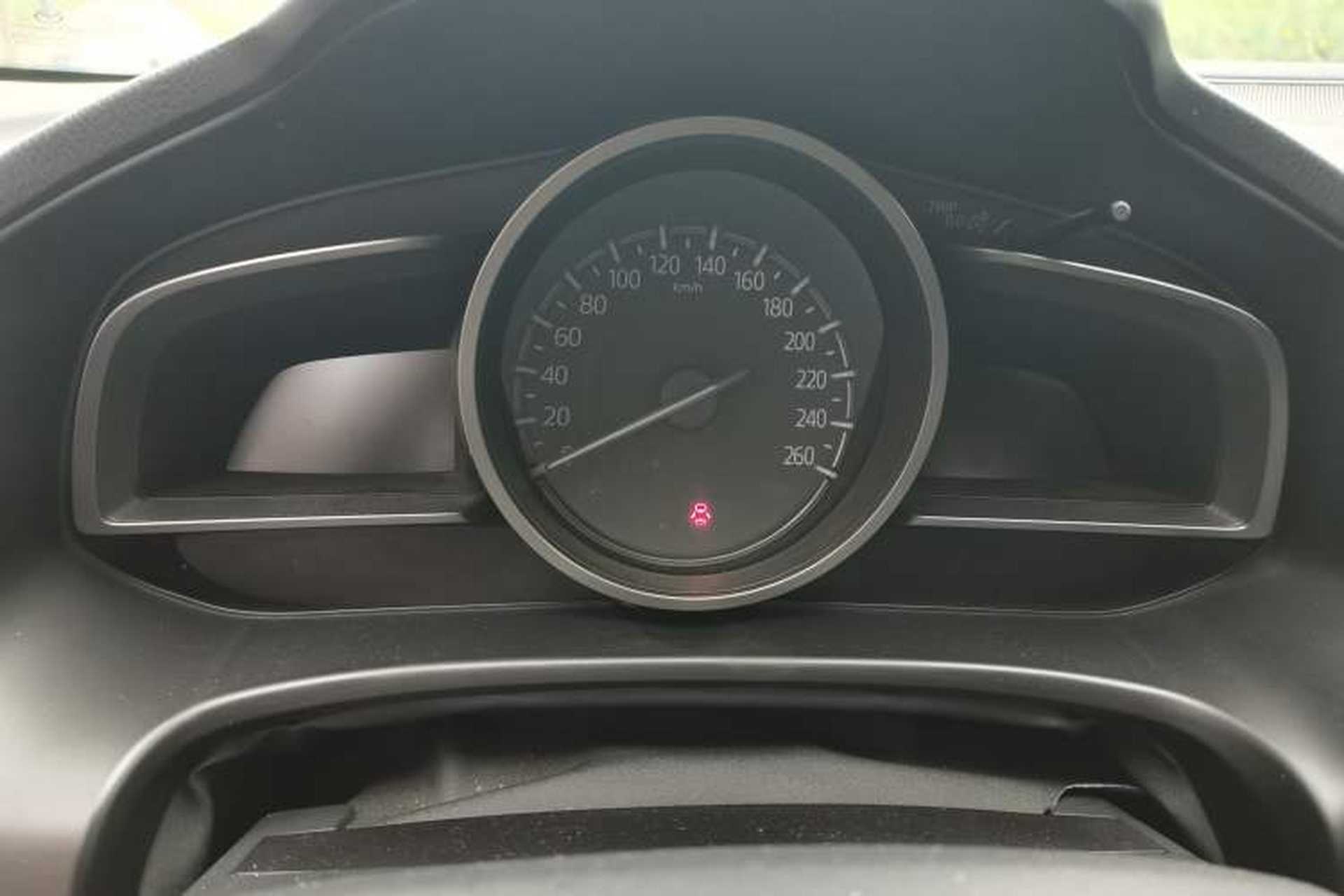 Used Mazda 3 Axela 2017 Sedan 1.5L Automatic Luxury Model China VI Standard Instrument Cluster