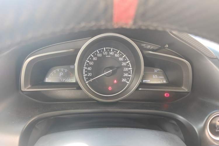Used Mazda 3 Axela 2017 Sedan 1.5L Automatic Comfort Model Emission Standard China V Instrument Cluster