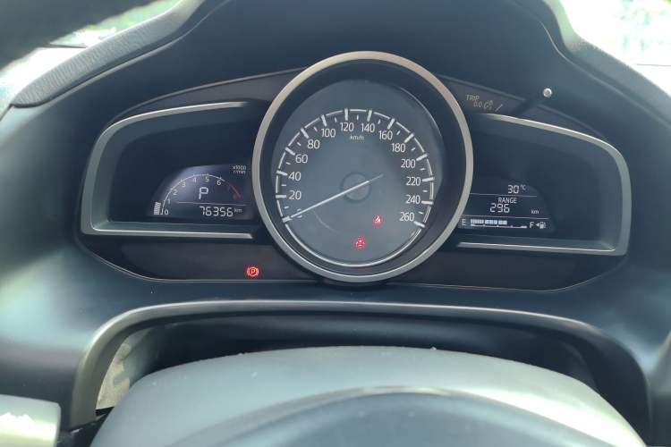 Used Mazda 3 Axela 2017 Sedan 1.5L Automatic Luxury Model China VI Standard Instrument Cluster