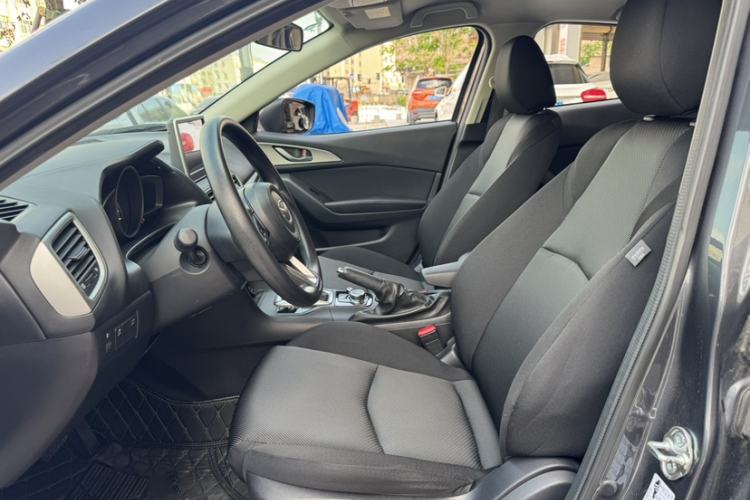 Used Mazda 3 Axela 2017 Sedan 1.5L Automatic Comfort Model Emission Standard China V Interior 6