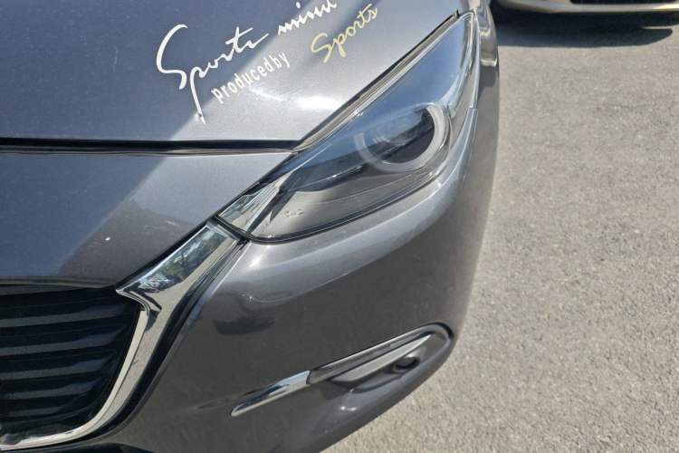 Used Mazda 3 Axela 2017 Sedan 1.5L Automatic Luxury Model Emission Standard China V Left Front Headlight