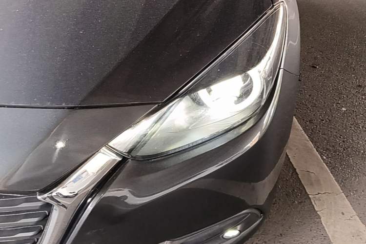 Used Mazda 3 Axela 2017 Sedan 1.5L Automatic Luxury Model Emission Standard China V Left Front Headlight