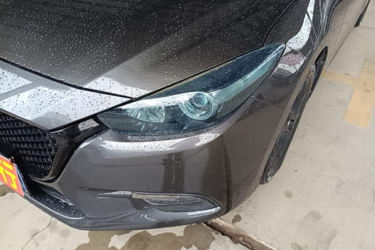 Used Mazda 3 Axela 2017 Sedan 1.5L Automatic Comfort Model Emission Standard China V Left Front Headlight