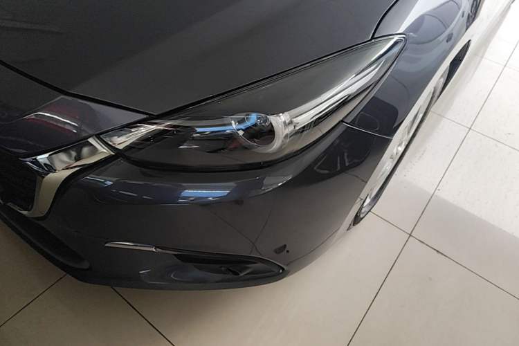 Used Mazda 3 Axela 2017 Sedan 1.5L Automatic Luxury Model Emission Standard China V Left Front Headlight