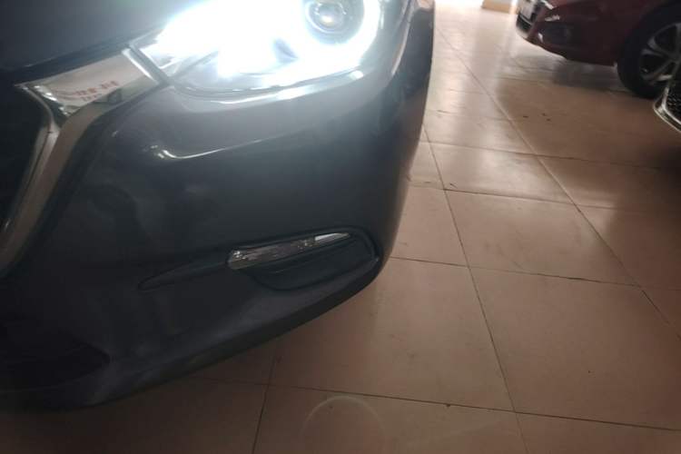 Used Mazda 3 Axela 2017 Sedan 1.5L Automatic Comfort Model Emission Standard China V Left Front Headlight