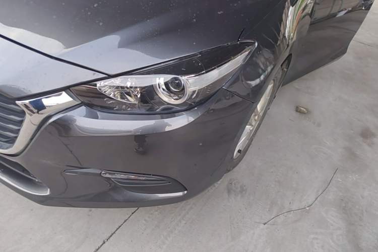 Used Mazda 3 Axela 2017 Sedan 1.5L Automatic Comfort Model Emission Standard China V Left Front Headlight
