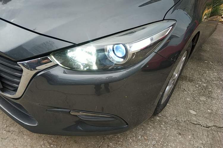 Used Mazda 3 Axela 2017 Sedan 1.5L Automatic Comfort Model Emission Standard China V Left Front Headlight