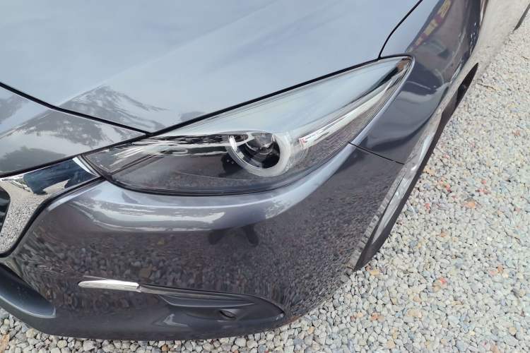 Used Mazda 3 Axela 2017 Sedan 1.5L Automatic Luxury Model China VI Standard Left Front Headlight