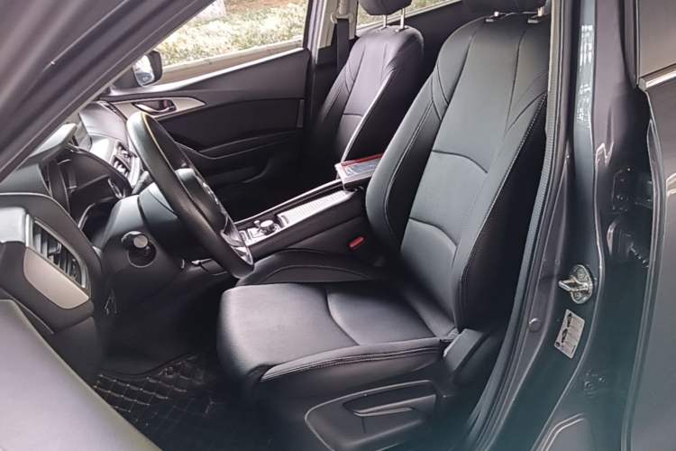 Used Mazda 3 Axela 2017 Sedan 1.5L Automatic Luxury Model Emission Standard China V Left Front Seat
