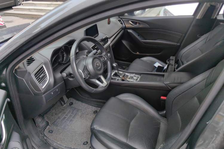 Used Mazda 3 Axela 2017 Hatchback 2.0L Automatic Sport Model China V Emission Standard Left Front Seat