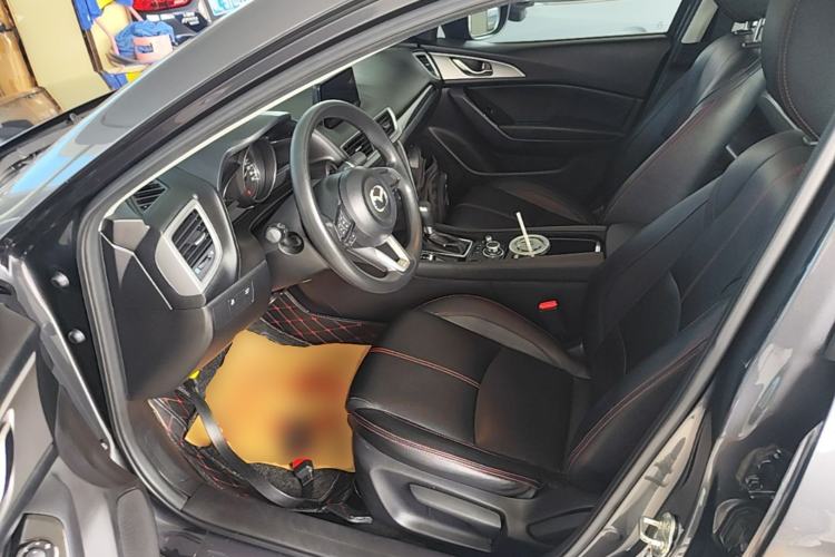 Used Mazda 3 Axela 2017 Sedan 1.5L Automatic Luxury Model Emission Standard China V Left Front Seat