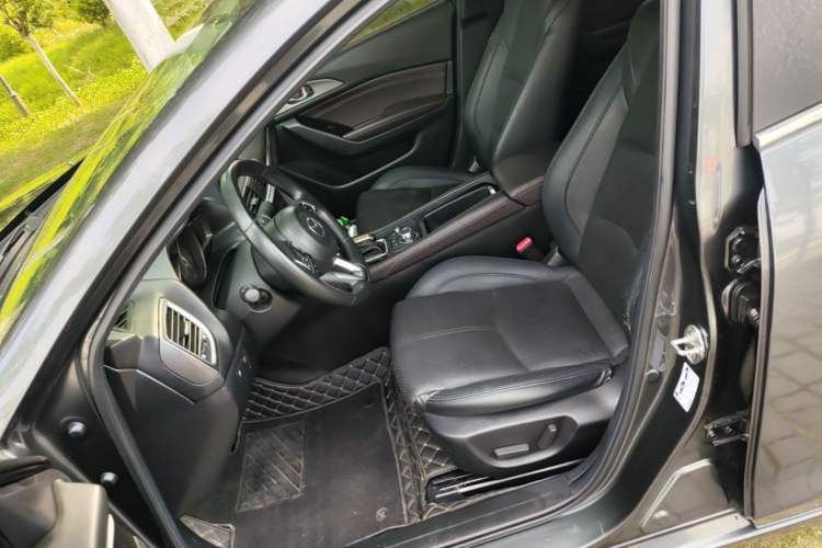 Used Mazda 3 Axela 2017 Sedan 2.0L Automatic Prestige Model China V Standard Left Front Seat