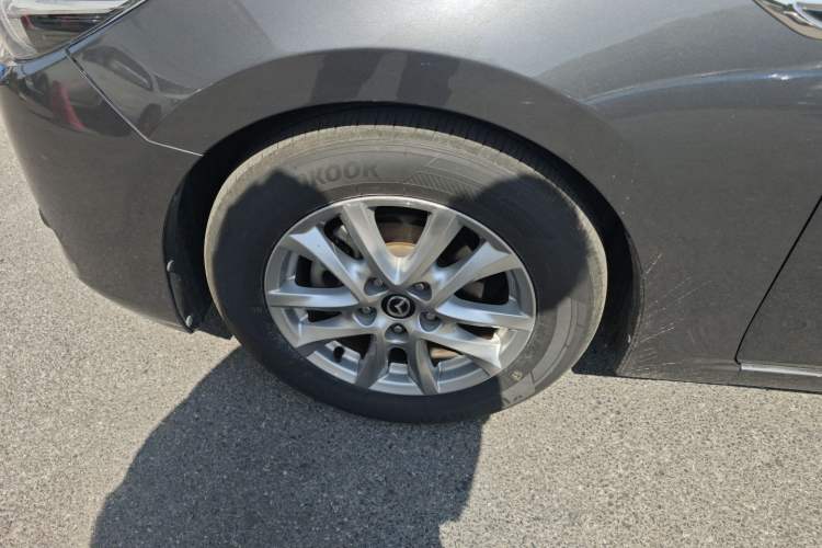 Used Mazda 3 Axela 2017 Sedan 1.5L Automatic Luxury Model Emission Standard China V Left Front Wheel Hub