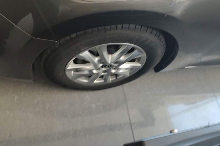 Used Mazda 3 Axela 2017 Sedan 1.5L Automatic Luxury Model Emission Standard China V Left Front Wheel Hub