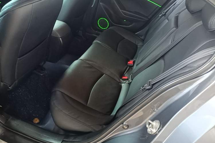 Used Mazda 3 Axela 2017 Sedan 1.5L Automatic Comfort Model Emission Standard China V Left Rear Seat
