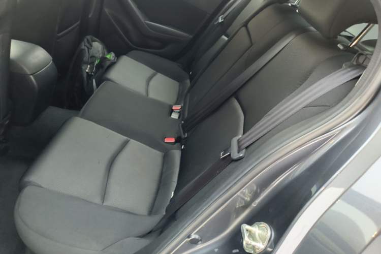 Used Mazda 3 Axela 2017 Sedan 1.5L Automatic Comfort Model Emission Standard China V Left Rear Seat