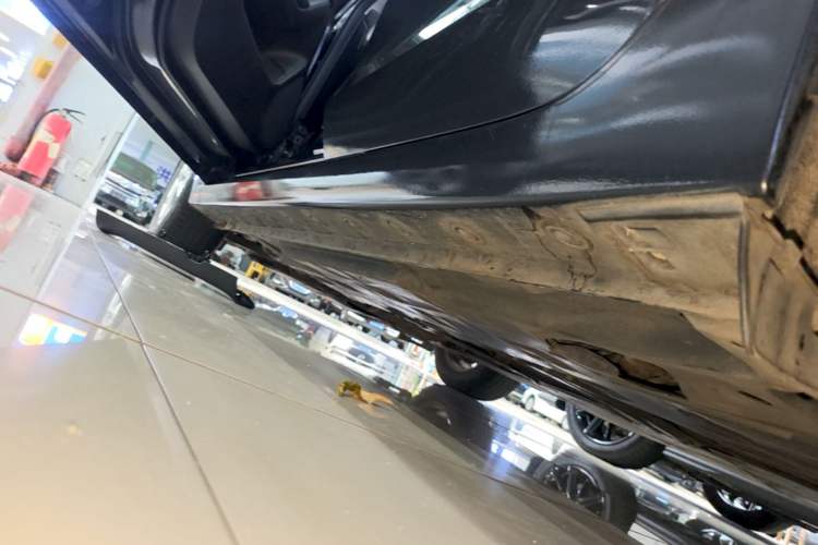 Used Mazda 3 Axela 2017 Sedan 1.5L Automatic Comfort Model China VI Standard Left Side Sill