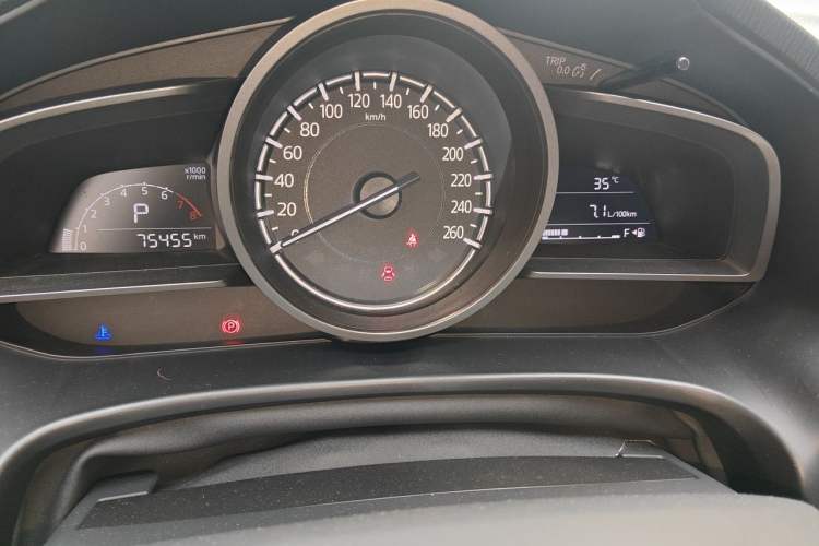Used Mazda 3 Axela 2017 Sedan 2.0L Automatic Prestige Model China V Standard Odometer Close Up