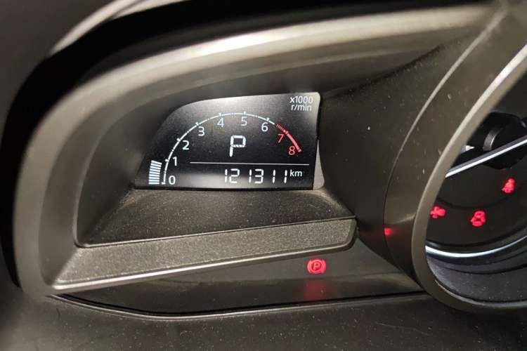Used Mazda 3 Axela 2017 Sedan 1.5L Automatic Luxury Model Emission Standard China V Odometer Close Up