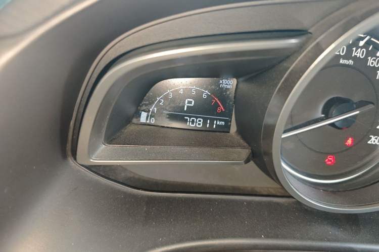 Used Mazda 3 Axela 2017 Sedan 1.5L Automatic Comfort Model Emission Standard China V Odometer Close Up