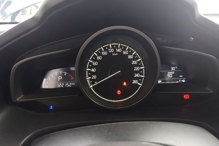 Used Mazda 3 Axela 2017 Sedan 1.5L Automatic Comfort Model Emission Standard China V Odometer Close Up