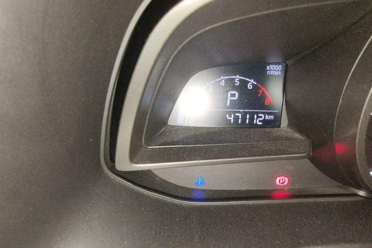 Used Mazda 3 Axela 2017 Sedan 1.5L Automatic Luxury Model Emission Standard China V Odometer Close Up