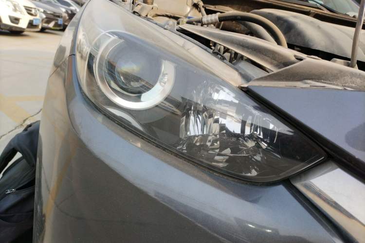 Used Mazda 3 Axela 2017 Hatchback 1.5L Manual Comfort Edition China V Right Front Headlight